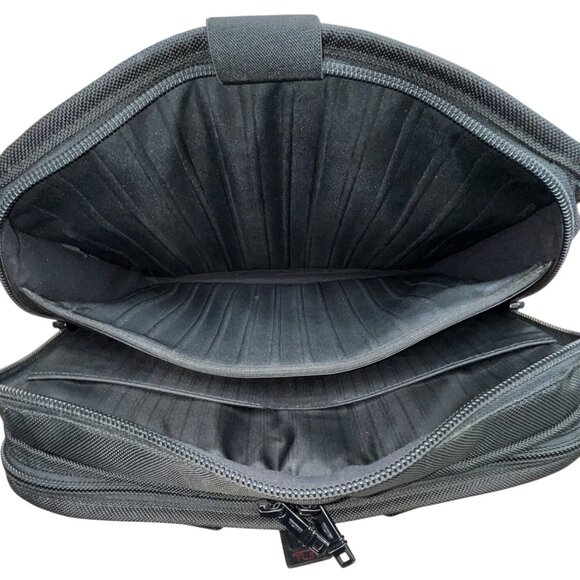 Tumi Alpha 3 Black Nylon Handles & Shoulder Strap T-Pass Laptop Briefcase Sz L - Picture 12 of 16